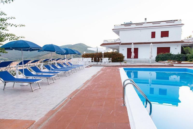 Villa Milena Apartments & Rooms Agropoli Buitenkant foto